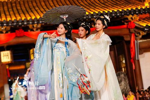 汉服走秀成人少儿视频,成人少儿共赏汉服走秀风采